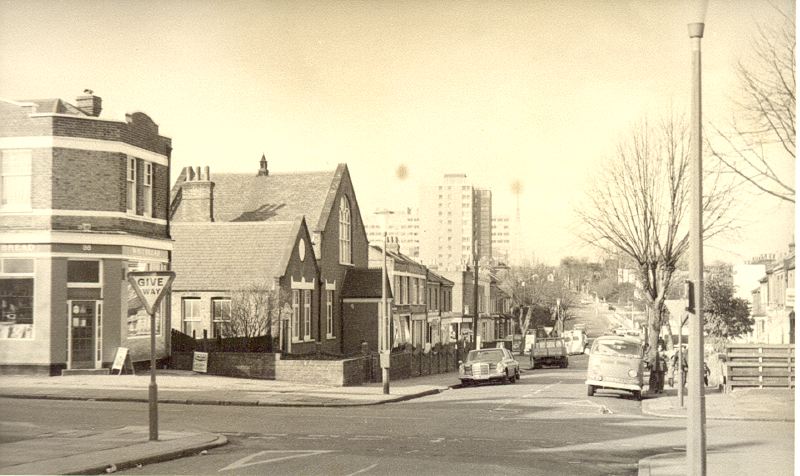 63, Then, No 98 Avenue Road, corner of Birkbeck Road, 1976.jpg